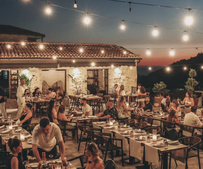 zoe hora dining