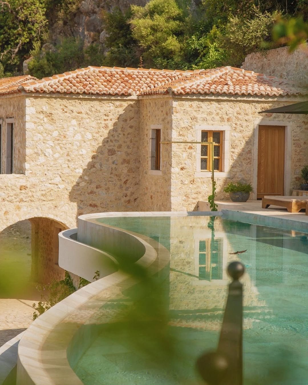 Zoe Hora Infinity Pool