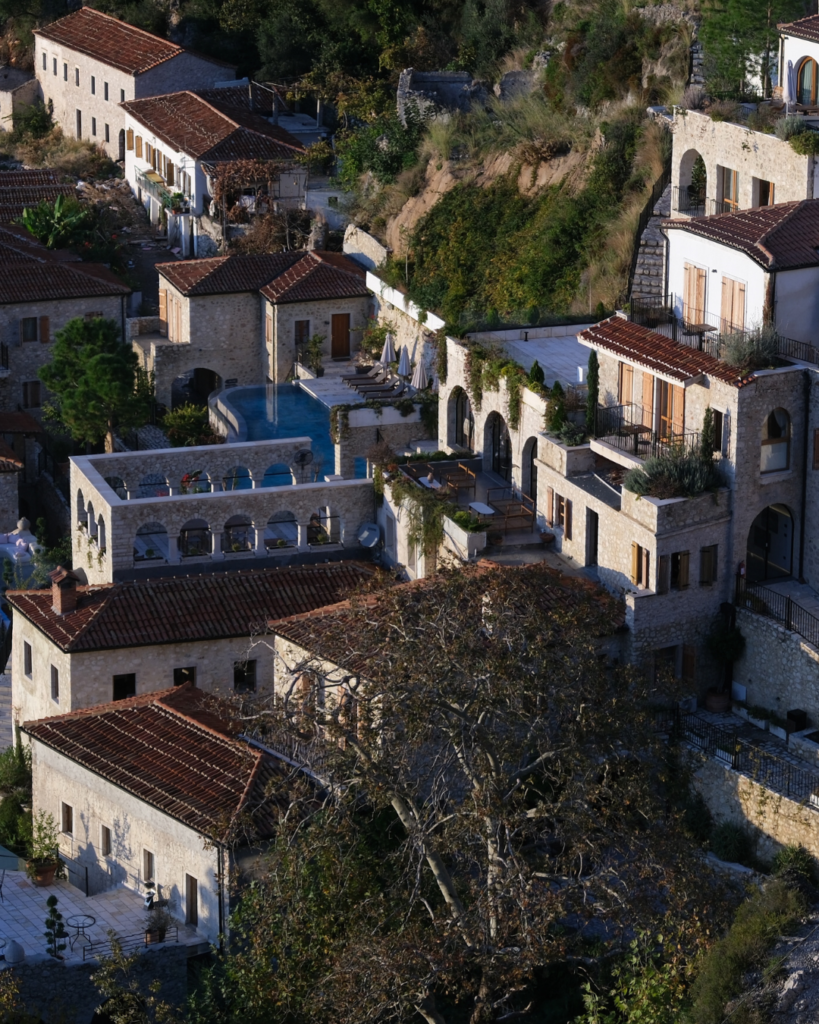 Zoe Hora Resort
